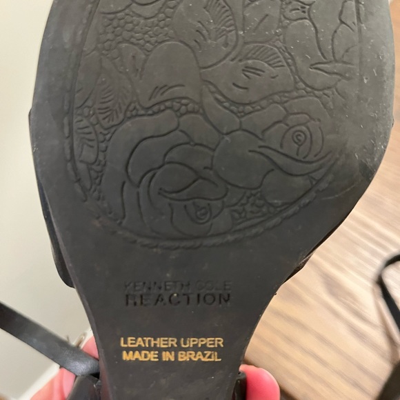 Kenneth Cole, Black wedge sandal, 7.5M - Picture 4 of 9